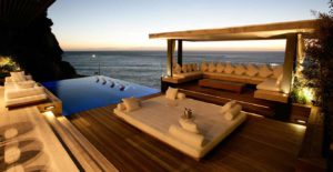 holiday-accommodation-spots-for-total-luxury-feature-image